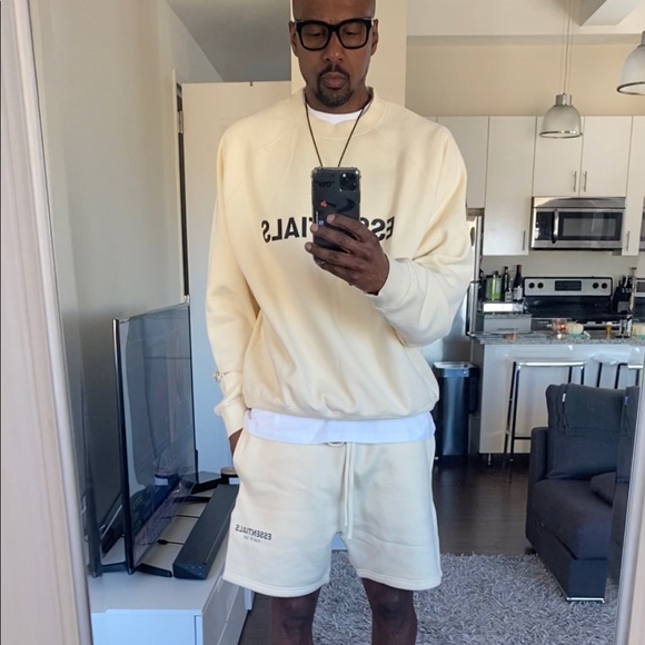 I’m just a Geek 🤓 with a streetwear fetish - Picture 2 of 4